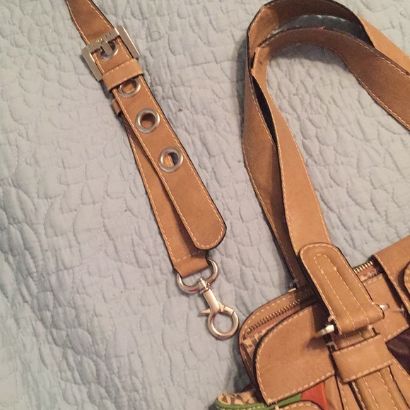 Guess Boho satchel purse - Picture 6 of 8